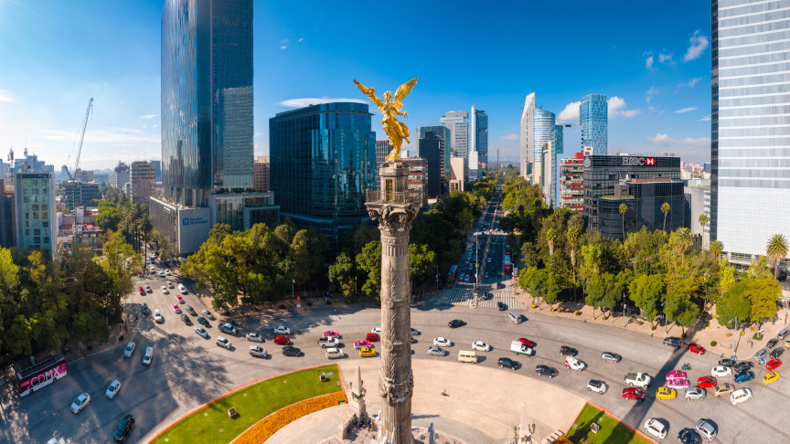 Luftaufnahme des Unabhängigkeitsdenkmals in Mexiko-Stadt